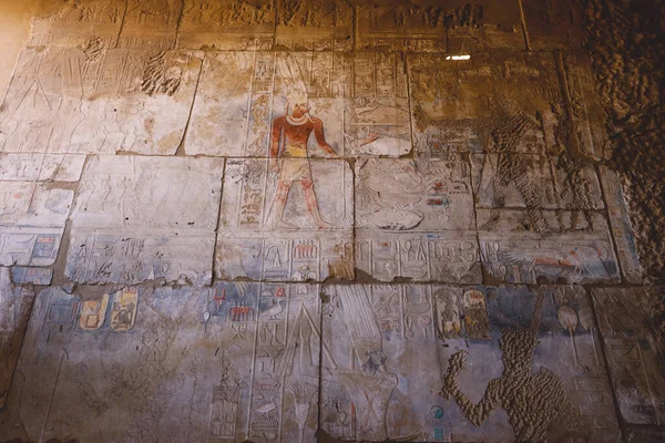 Luxor Egitto Novembre 2020 Antico Disegno Egizio Sul Pilastro Arenaria — Foto Stock
