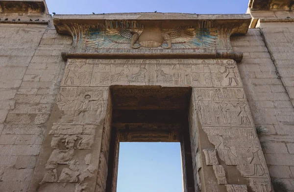 Vista Principal Para Antigo Medinet Habu Egípcio Templo Mortuário Ramsés — Fotografia de Stock