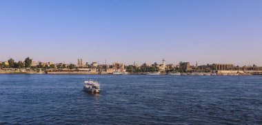 Mısır 'ın Nil Nehri kıyısından Luxor City Scape' e Panoramik Görünüm