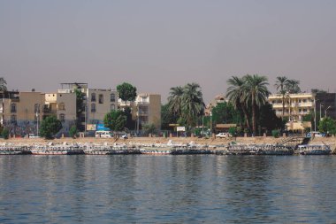 Mısır 'ın Nil Nehri kıyısından Luxor City Scape' e Panoramik Görünüm