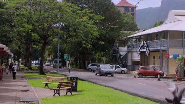 Calle Victoria Con Gente Coches Isla Mahe Seychelles — Vídeos de Stock