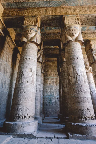 View Ancient Egyptian Painted Pillars Dendera Temple Complex South East — Foto Stock