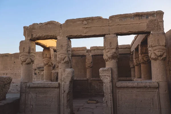 Εξωτερική Άποψη Ενός Αρχαίου Αιγυπτιακού Συγκροτήματος Dendera Temple Στα Νοτιοανατολικά — Φωτογραφία Αρχείου