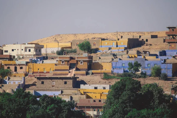 Πανοραμική Θέα Στο Πολύχρωμο Χωριό Nubian Στο Αιγυπτιακό Νησί Κοντά — Φωτογραφία Αρχείου