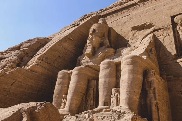 Vista Principal Uma Entrada Para Grande Templo Abu Simbel Com — Fotografia de Stock