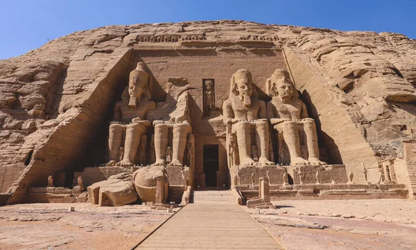 Vista Principal Uma Entrada Para Grande Templo Abu Simbel Com — Fotografia de Stock