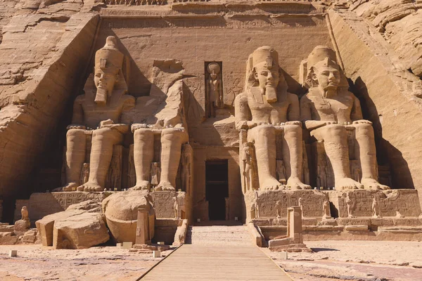 Головний Вигляд Входу Великого Храму Абу Сімбел Давніми Колосальними Статуями — стокове фото