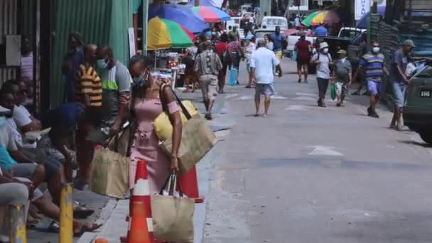 Místní Lidé Ulicích Victoria Seychelách — Stock video