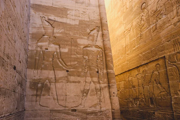 Εικόνα Ενός Αρχαίου Αιγυπτιακού Σχεδίου Στους Τοίχους Του Ναού Του — Φωτογραφία Αρχείου