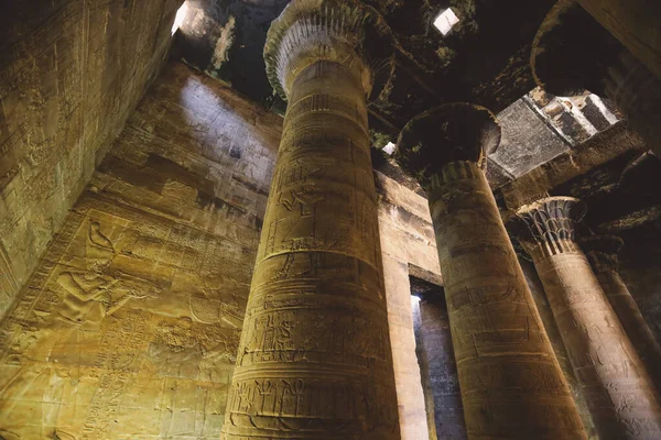Interior View Temple Edfu Carved Pillars Ancient Egyptian Drawing Wall — Stock Photo, Image