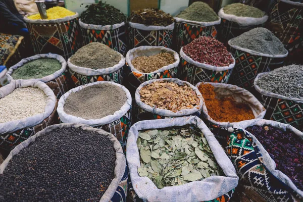 Various Colorful Spices Grain Seeds Famous Khan Khalili Bazaar Souq — Foto de Stock