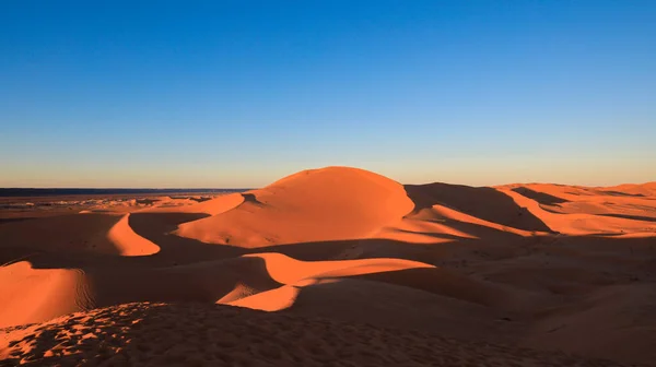 Increíble Vista Las Arenas Del Desierto Del Sahara Dorado Cerca —  Fotos de Stock