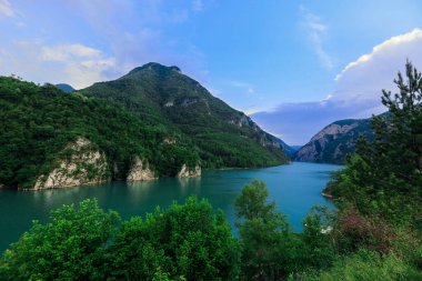 Bosna-Hersek, Balkanlar 'ın Doğa ve Drina nehrine İnanılmaz Bakış