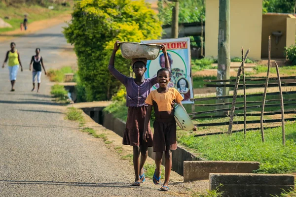 Kumasi Gana Nisan 2022 Köy Caddesi Nde Afrikalı Çocuk Oynuyor — Stok fotoğraf