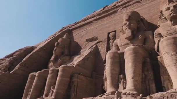 Abu Simbel Temple Main Entrance Statues — Vídeo de Stock