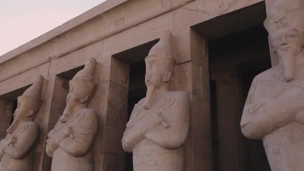 Statues Ancient Temple Hatshepsut Luxor Egypt — Stock video