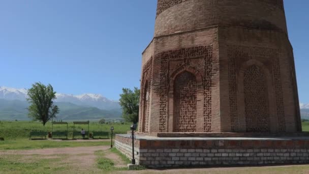 Slavná Věž Burana Kyrgyzstánu — Stock video
