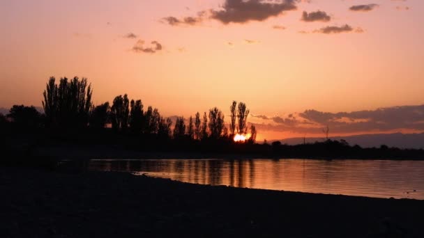 Puesta Sol Orilla Del Lago Issyk Kul Kirguistán — Vídeos de Stock