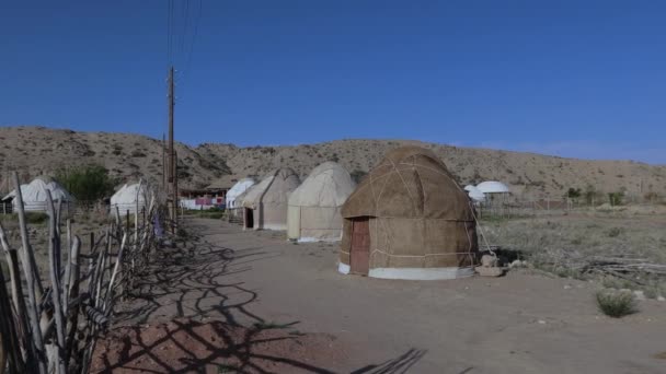 Традиционный Кыргызский Юрточный Лагерь Берегу Иссык Куля Кыргызстан — стоковое видео
