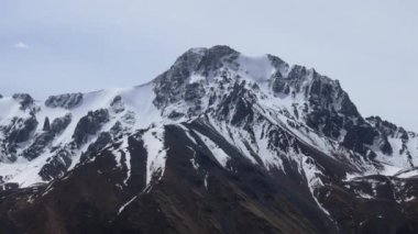 Kırgızistan 'daki Barskoon Geçidi' nin İnanılmaz Manzaraları