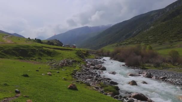 Naturlandschaften Des Gebirgigen Kirgisistans — Stockvideo