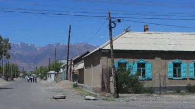 Kırgızistan 'daki Balykchi Köyü Sokakları