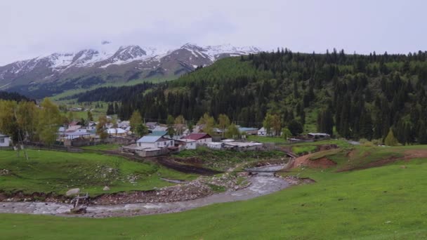 Asentamientos Paisajes Naturales Garganta Jergalan Kirguistán — Vídeos de Stock