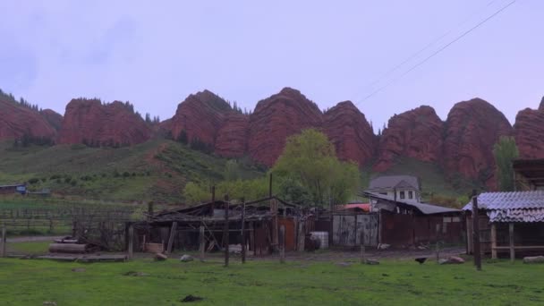 Rocas Aldea Jety Oguz Bajo Lluvia Kirguistán — Vídeos de Stock