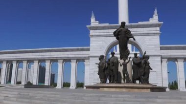 Kazak Halk Anıtı Nursultan 'ın merkezinde, Kazakistan