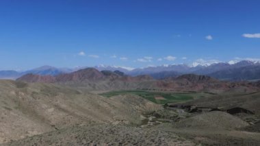 Dağlar ve Kırgızistan 'ın Doğal Manzaraları