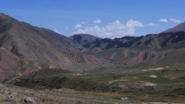 Dağlar ve Kırgızistan 'ın Doğal Manzaraları