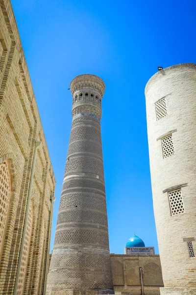 우즈베키스탄의 부하라에 모스크 단지에 칼리안 — 스톡 사진