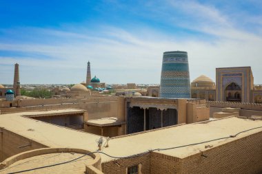 Özbekistan 'ın başkenti Khiva' daki tuğla duvarlarla çevrili Panoramik Görünüm