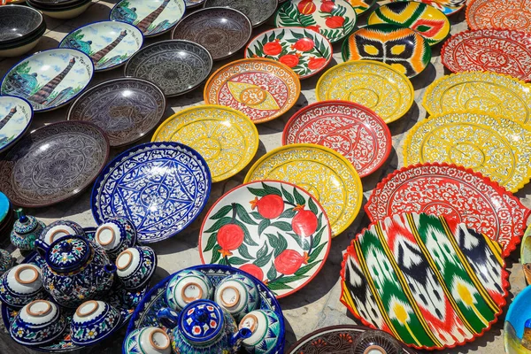 Bukhara Uzbekistan Mai 2022 Plăci Strălucitoare Colorate Stilul Local Uzbec — Fotografie, imagine de stoc