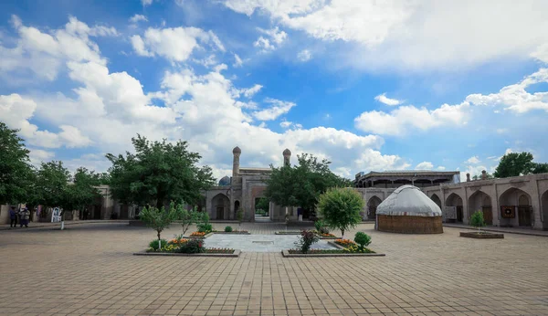Színes Zöld Kilátás Középkori Keleti Szamarkandi Utcákra Üzbegisztán — Stock Fotó