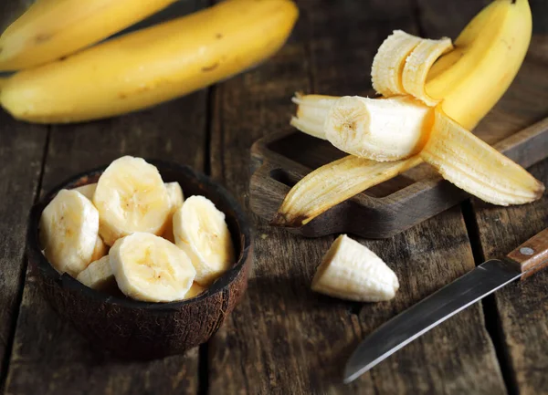 Banana Market Wooden Table Bananas Cut Slices Coconut Bowl — Stock Photo, Image