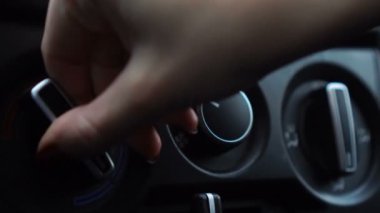 Arabanın klimasını açmak, sıcaklığı düşürmek...