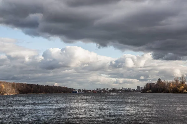 Víz Panoráma Közelről Kilátás Partról — Stock Fotó