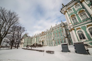 Saint Petersburg 'da eski bir bina. 