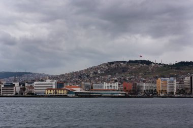 Türkiye, İzmir - Kasım 24 2021 - İzmir alsancak boyunca deniz manzarası