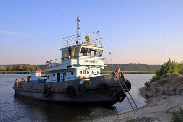 Kazan Russia August 2021 Boat Moored Wild Bank Volga City — Stock Photo, Image