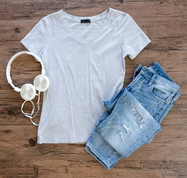 Grey Shirt Jeans Mock Headphone Flat Lay Wooden Background Top — Stock fotografie