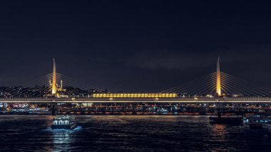 İstanbul 'daki Atatürk Köprüsü