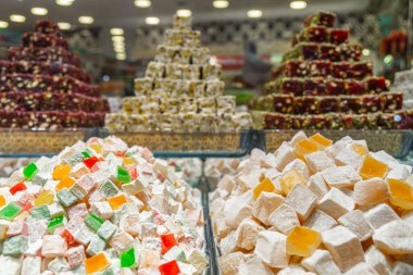 Tezgahta Türk tatlıları