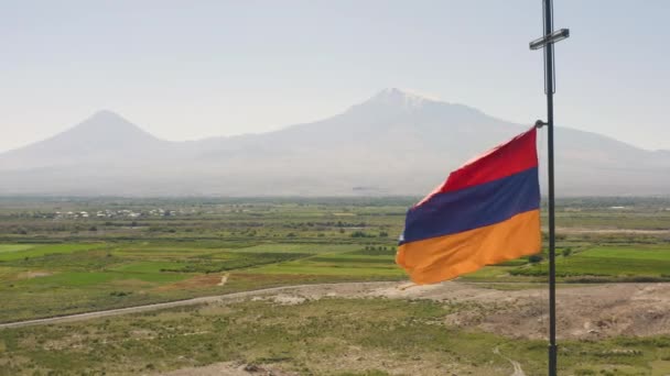 Vista Aérea Bandera Armenia Contra Montaña Ararat — Vídeos de Stock