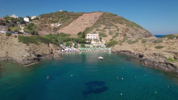 空中展望。美しいラグーンとクレタ島のバリの村。美しい地中海の風景. — ストック動画