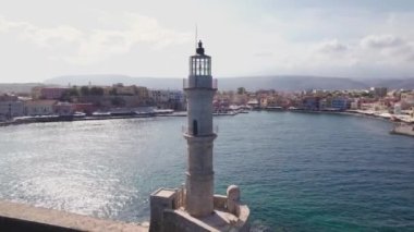 Hava görüntüsü. Chania şehrindeki eski deniz feneri. Girit 'te Venedik Mirası.