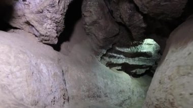 Tünelin sonundaki ışık. Bir çıkış yolu bulmaya çalışıyorum.. 