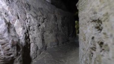 Mısır piramitlerinin tünelleri var. Bilim, arkeoloji, yeraltı kazıları.