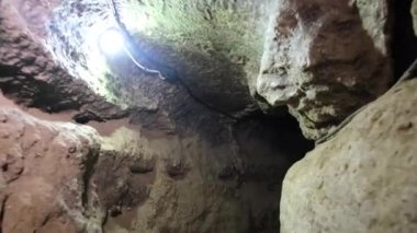 Tünelin sonundaki ışık. Bir çıkış yolu bulmaya çalışıyorum.. 